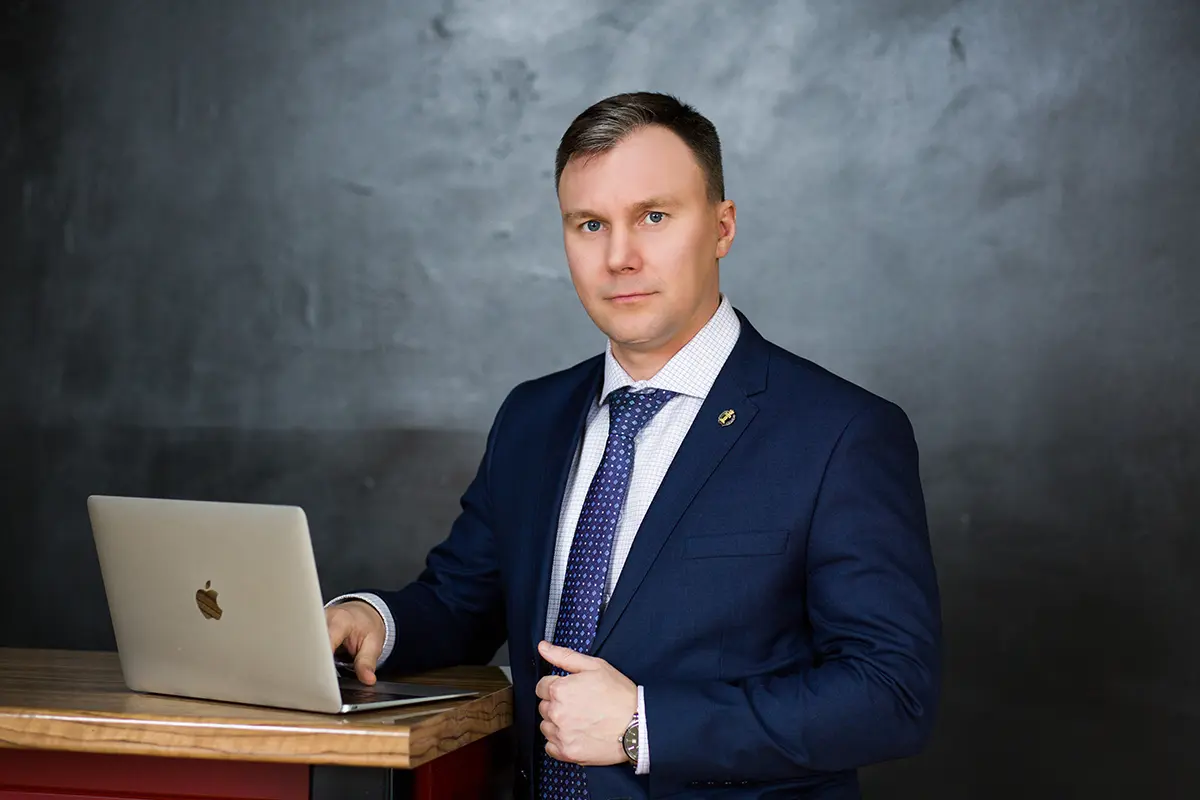 выбрать адвоката по делам Интерпола